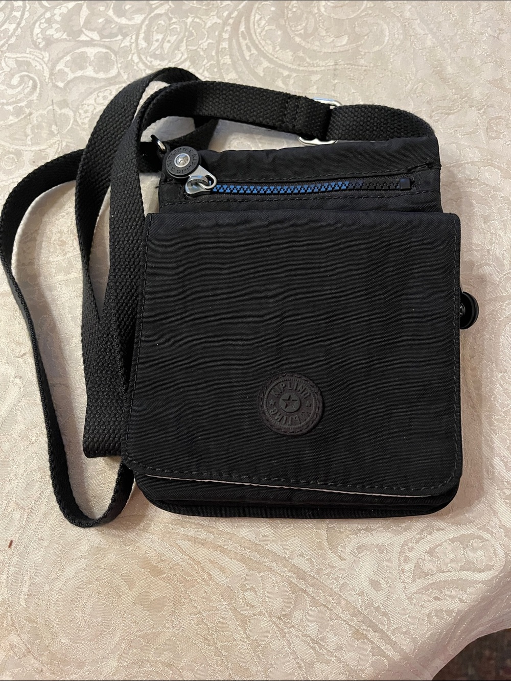 Kipling New Eldorado Crossbody Bag featuring multiple zippered compartments EUC